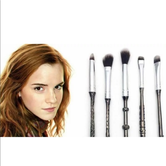 Storybook Harry Potter inspired make up brushes - Picture 7 of 8